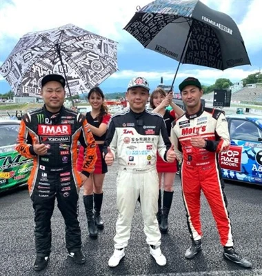 Pneumatiky TRI-ACE gratulujú Zhang Shengjun k víťazstvám na Formule Drift Jap...